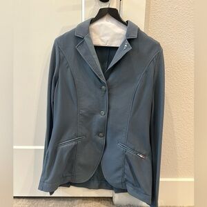 AA Platinum MotionLite
Show Coat Blue size Large ( Aviation Blue)